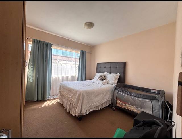 2 BEDROOM APARTMENT TO LET IN PELLISSIER